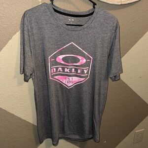 Oakley t shirt Size L